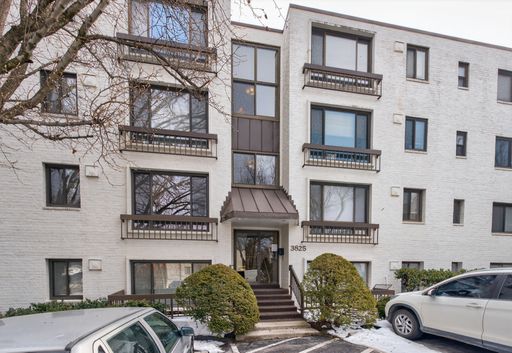 Professionally Managed, 2 Bedroom Corner Unit // Glover Park // Parking Included – photo 1
