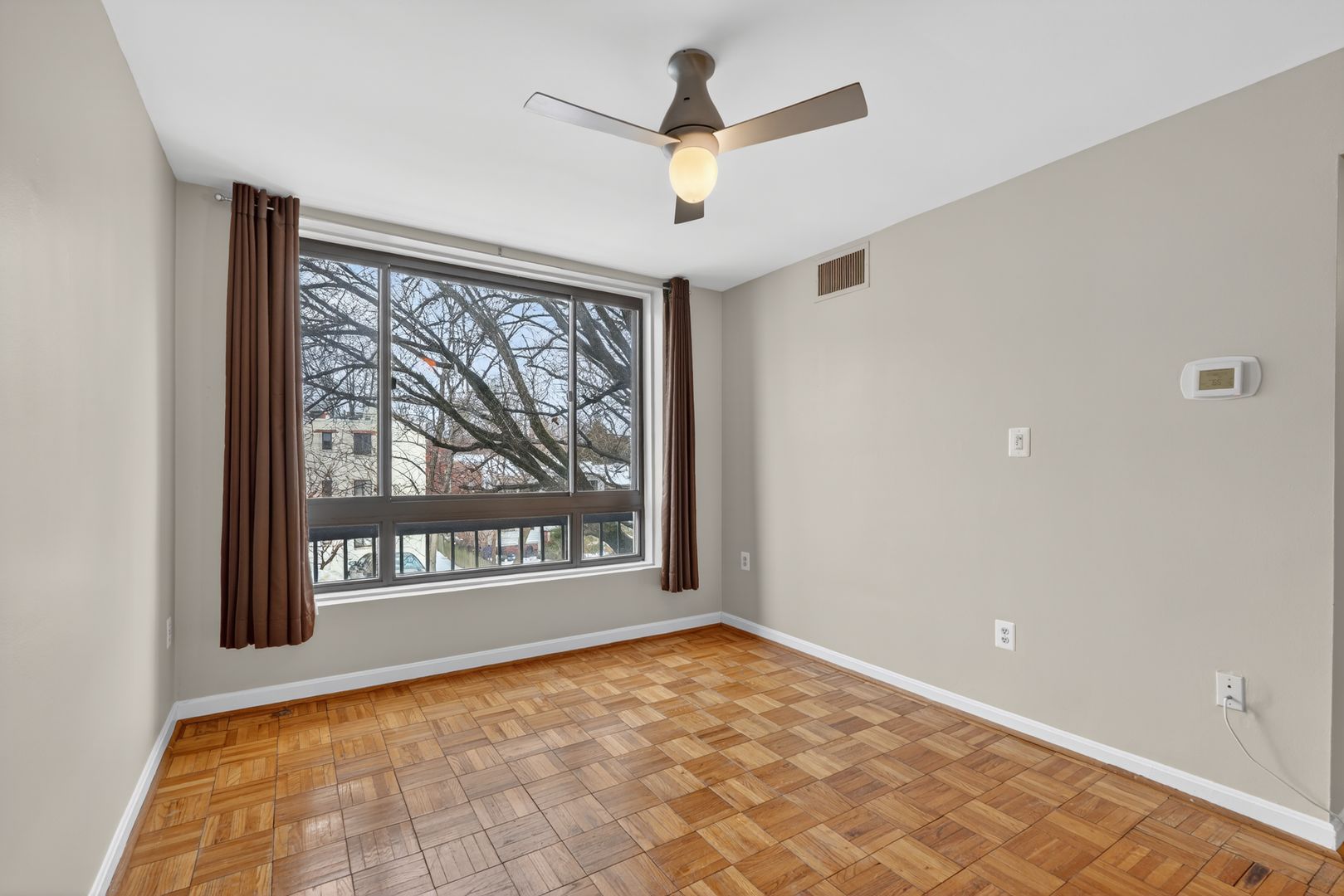Washington Condo: 3825 Davis Pl NW APT 101