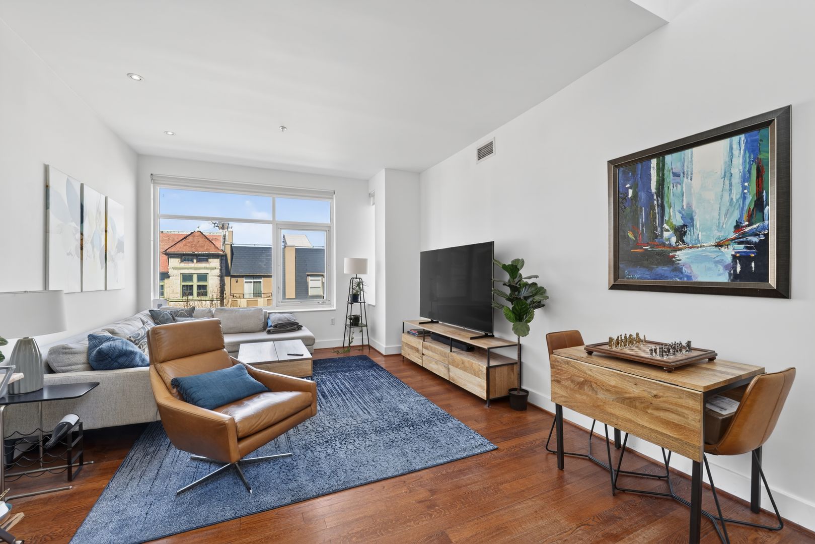 Washington Condo: 1348 Euclid St NW APT 403