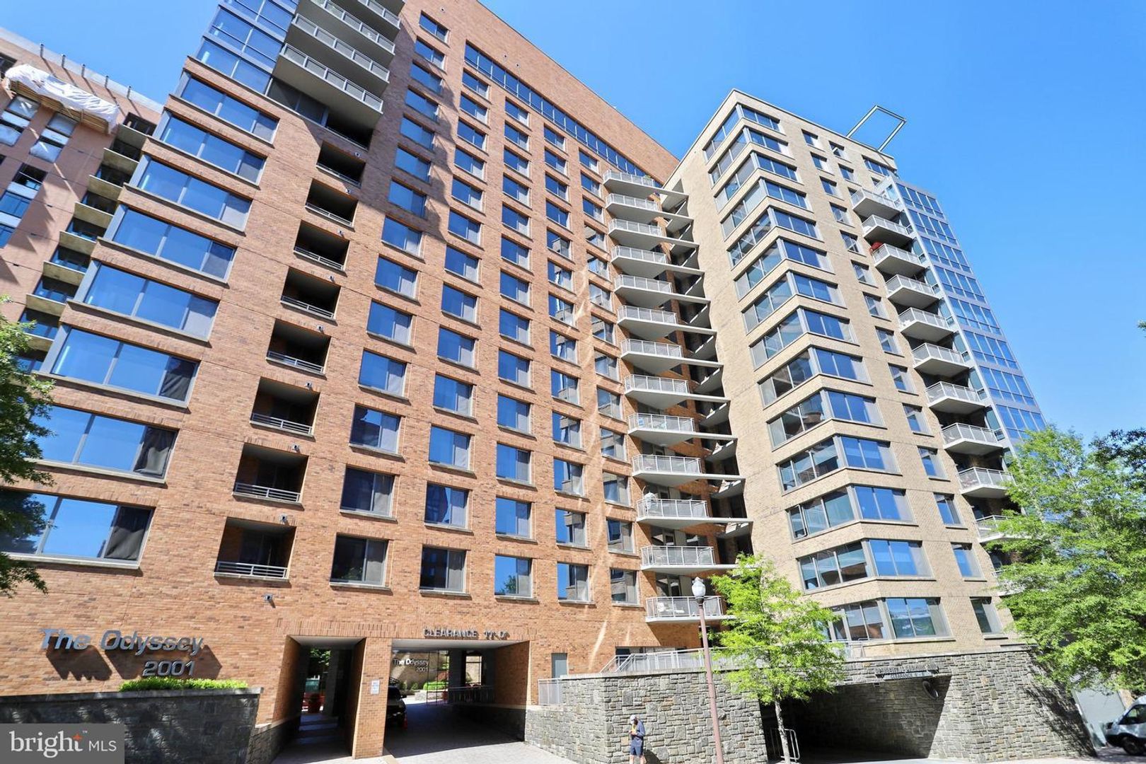 Arlington Condo: 2001 15th St N #520