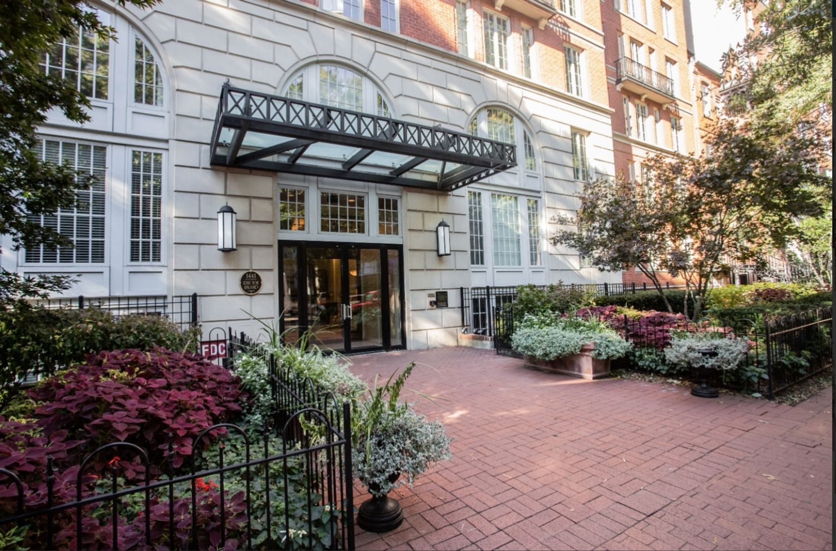 Washington House: 1441 Rhode Island Ave NW #301