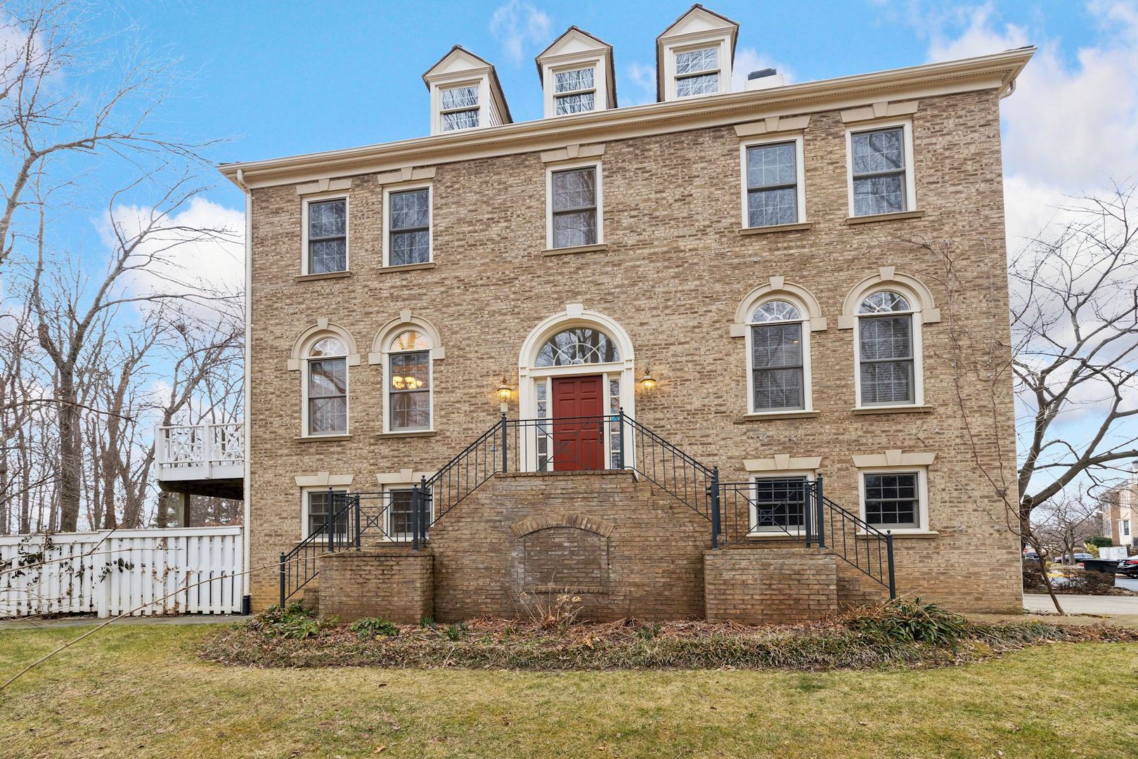 Vienna House: 2171 Wolftrap Ct