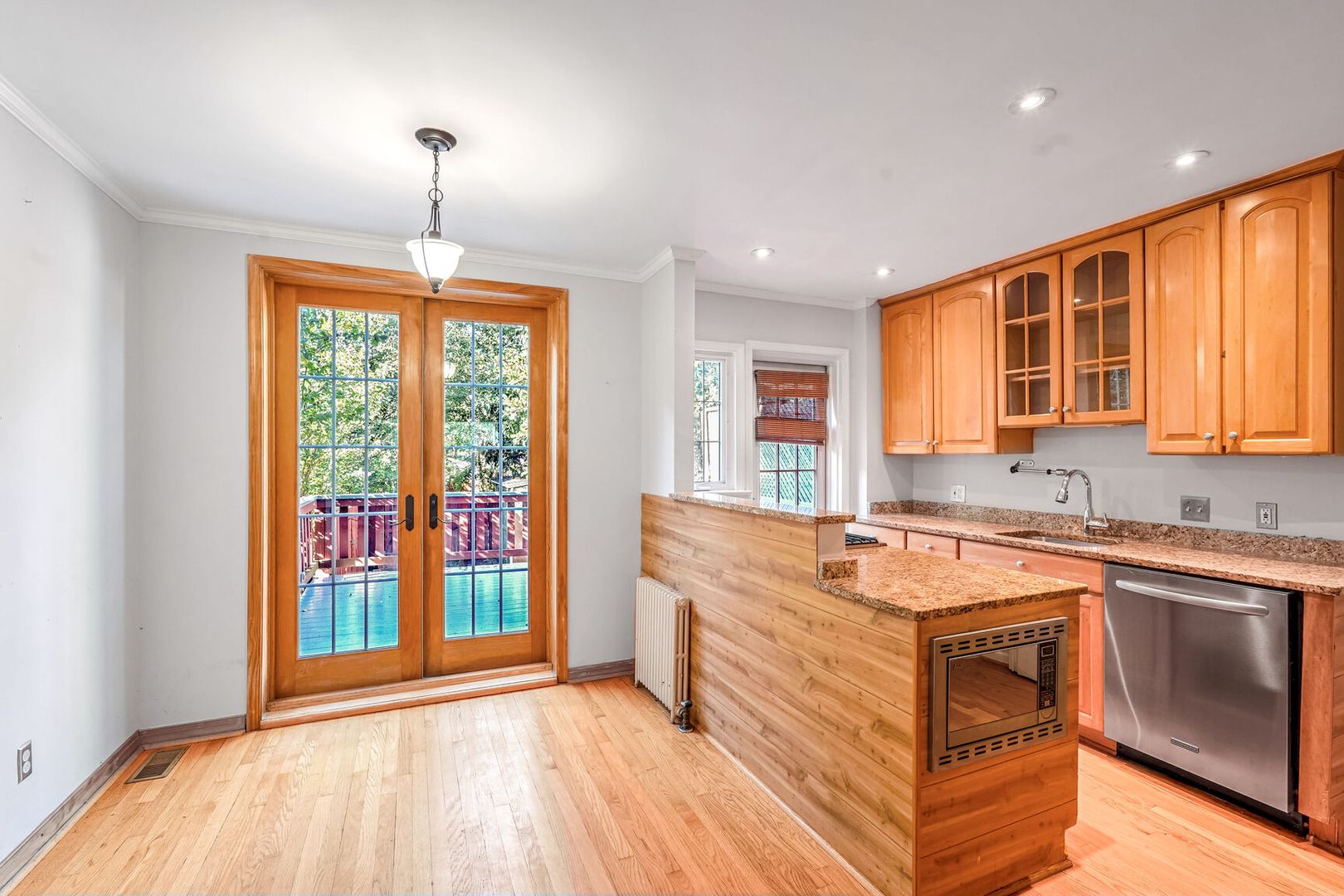 Alexandria House: 1126 Powhatan St