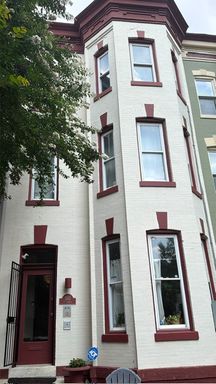 Urban Elegance Meets Historic Charm in the Heart of Logan/U Street- Parking available – photo 1
