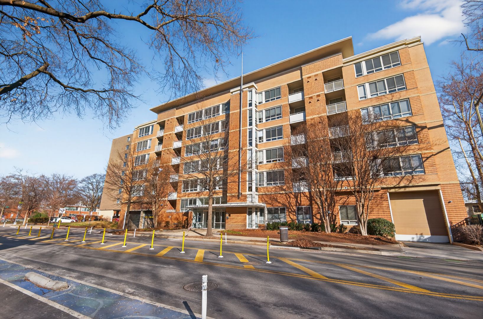 Washington House: 355 I Street SW