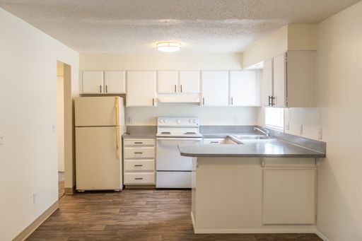 CYPRESS CREST APARTMENTS - YOUR NEW HOME IS HERE – UP TO 4 WEEKS FREE! – photo 1