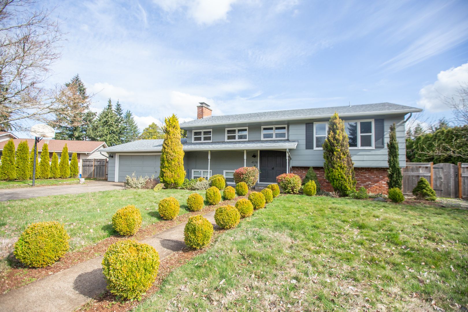 Salem House: 4578 14th Pl S
