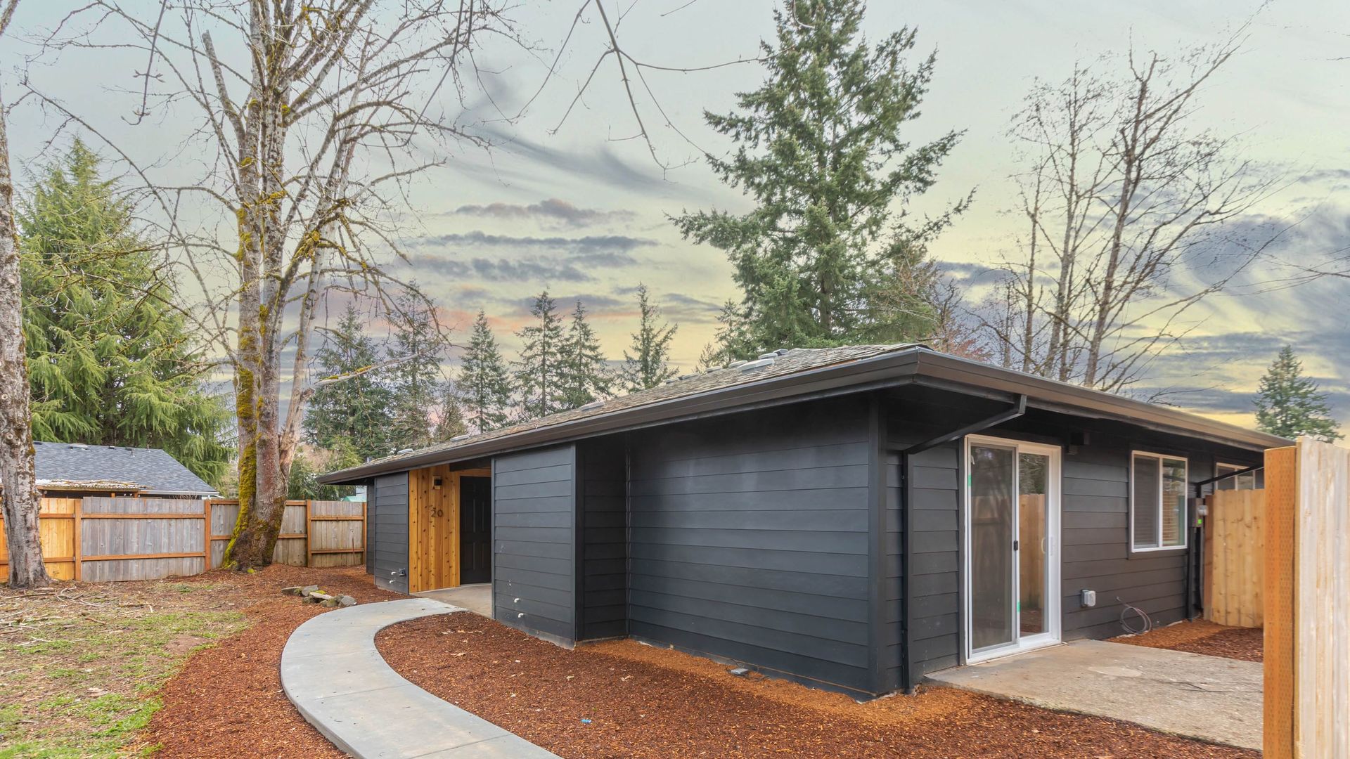 Sandy Apartment: 39580 Gary St