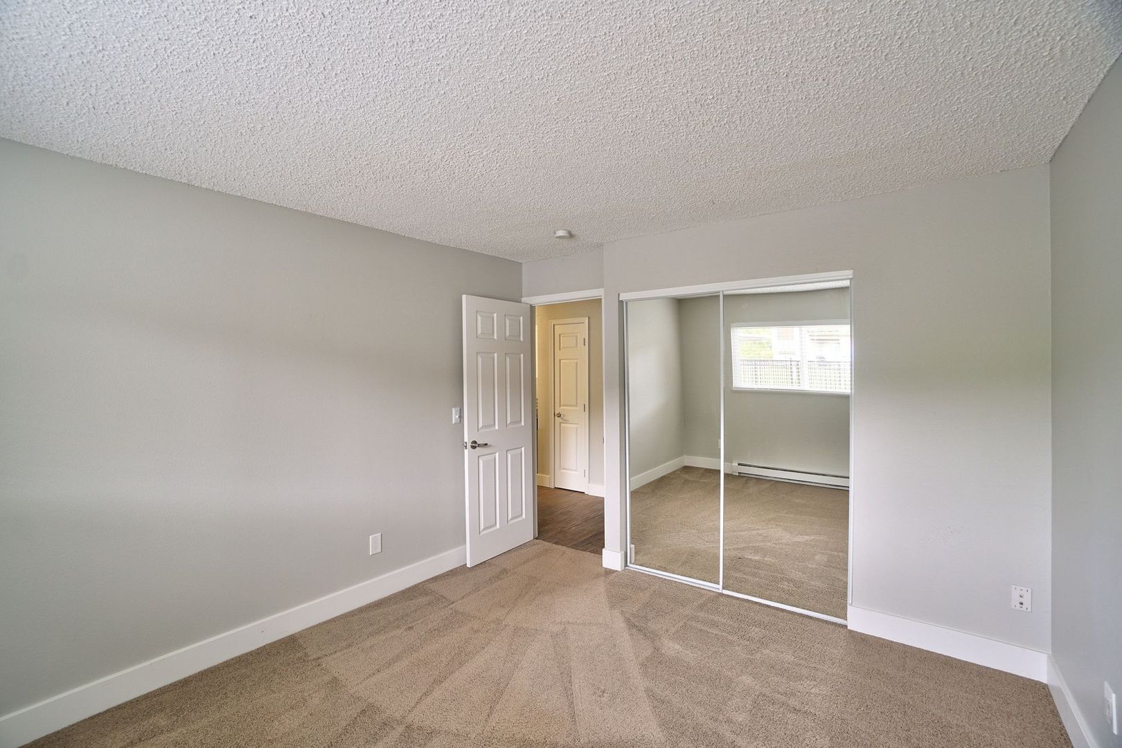 Gresham Apartment: 165 SW Eastman Pkwy