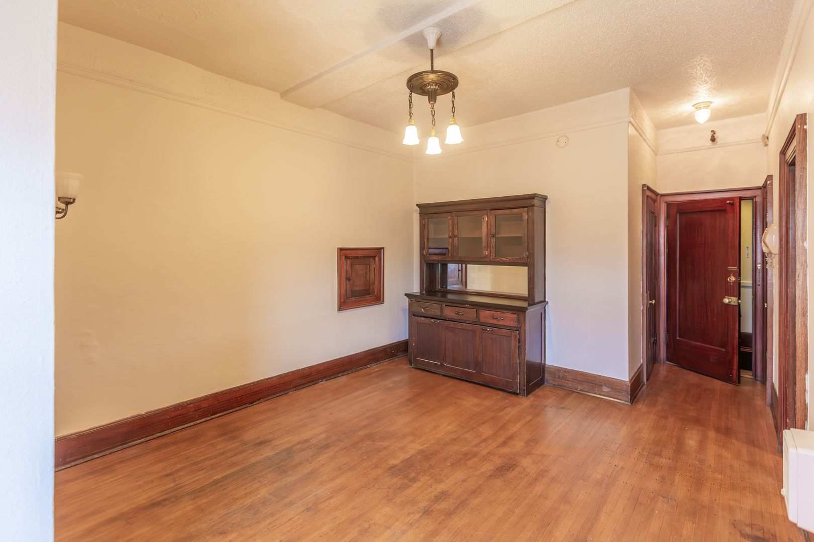 Portland Apartment: 909 SW 12th Ave.