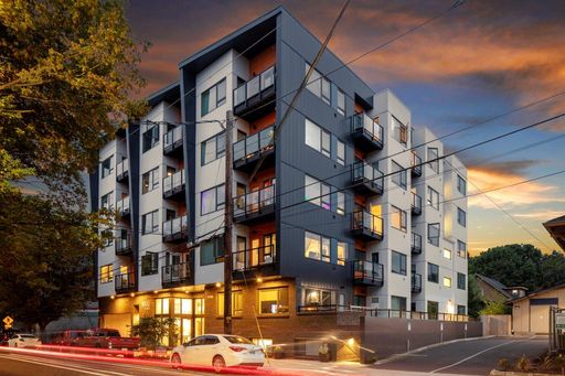 Bright 1 Bed + Den with Modern Finishes and Private Patio. LAST ONE AVAILABLE ON TOP FLOOR! – photo 1