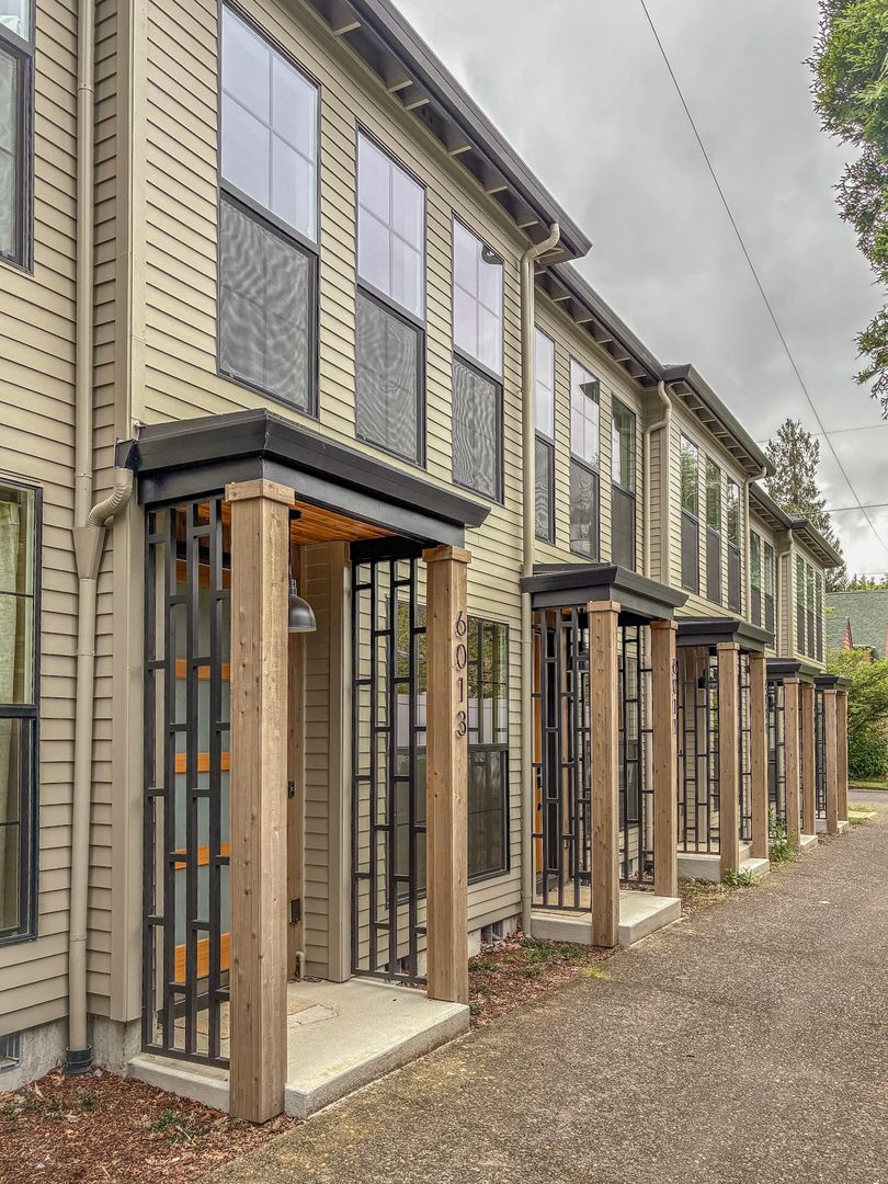 Portand House: 6011 NE 30th Ave