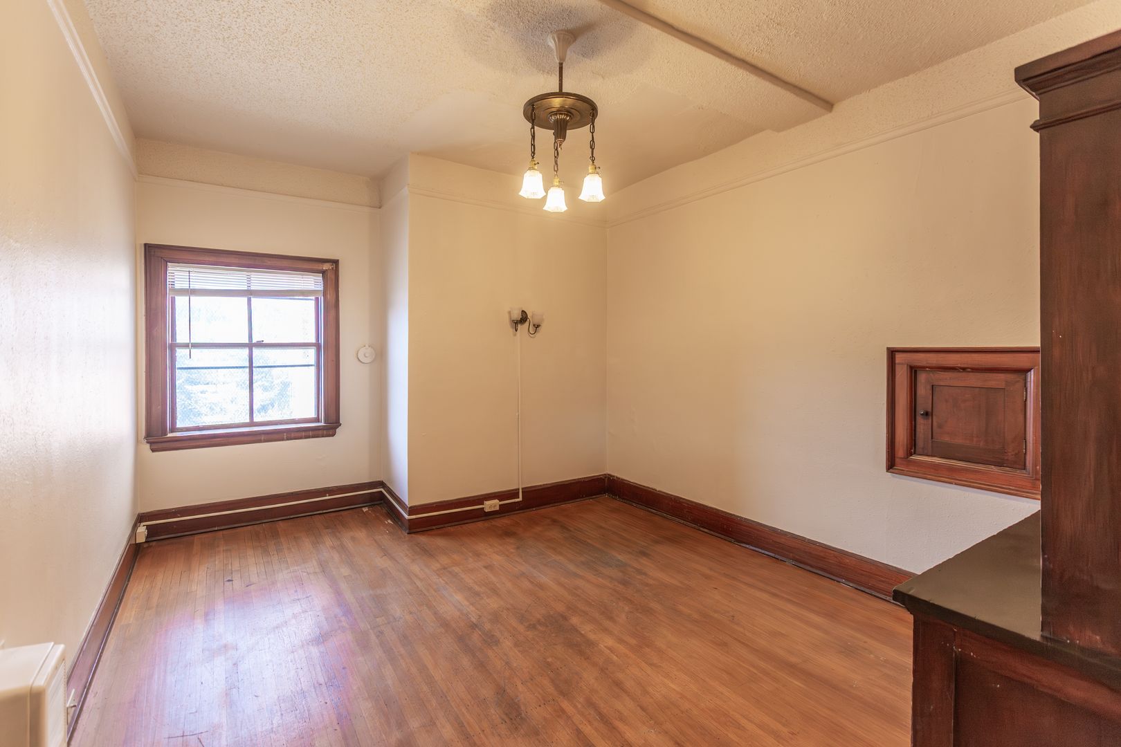 Portland Apartment: 909 SW 12th Ave.