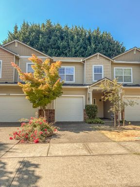 Sherwood Townhome- 3 Bedroom 2.5 Bath Available Now !