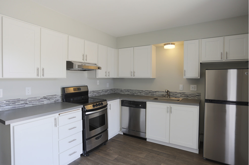 PINEWOOD COMMONS- COMFORTABLE LIVING IN THE HEART OF GRESHAM! – photo 1