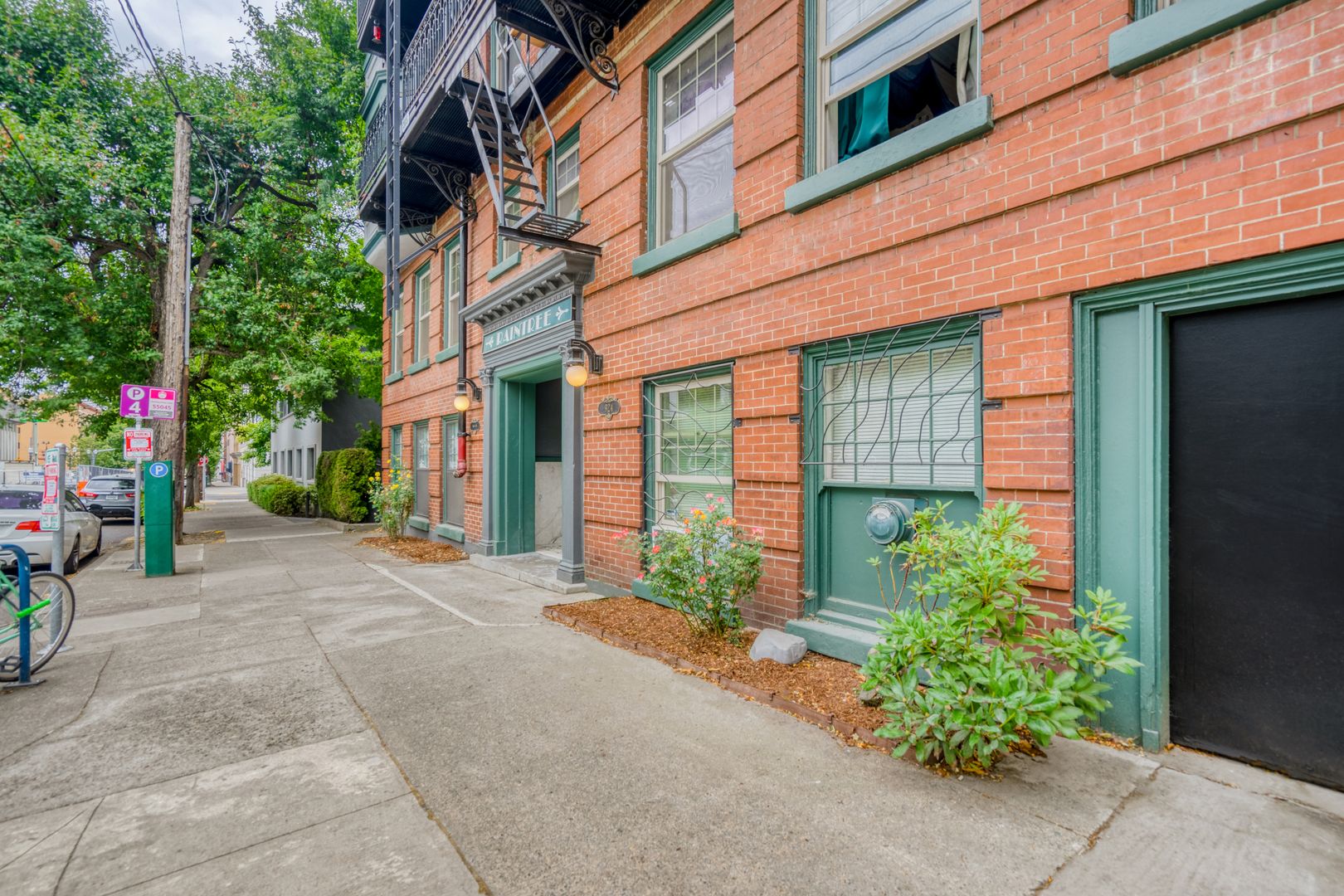 Portland Apartment: 924 SW 16th Ave