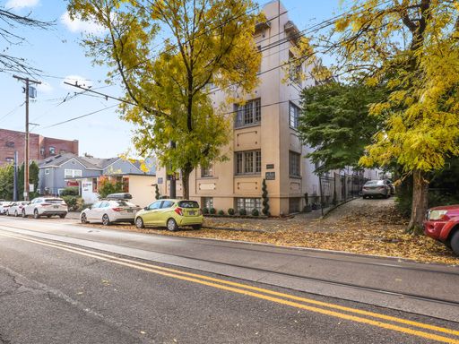 2060 NW Lovejoy - 2E – photo 1