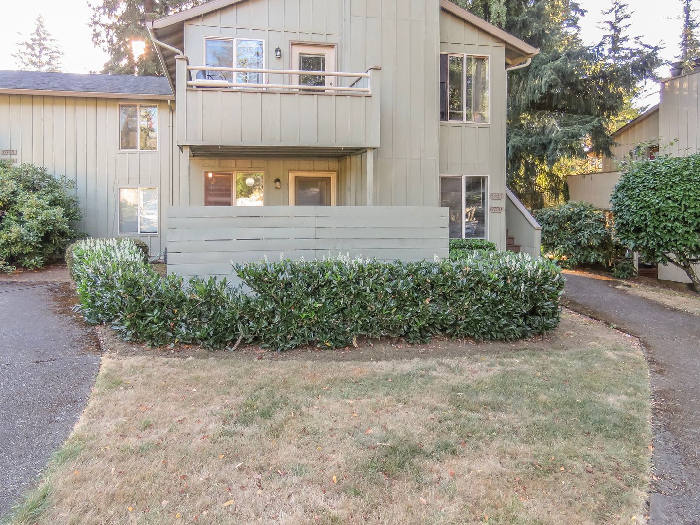 Lake Oswego Apartment: Montauk Circle