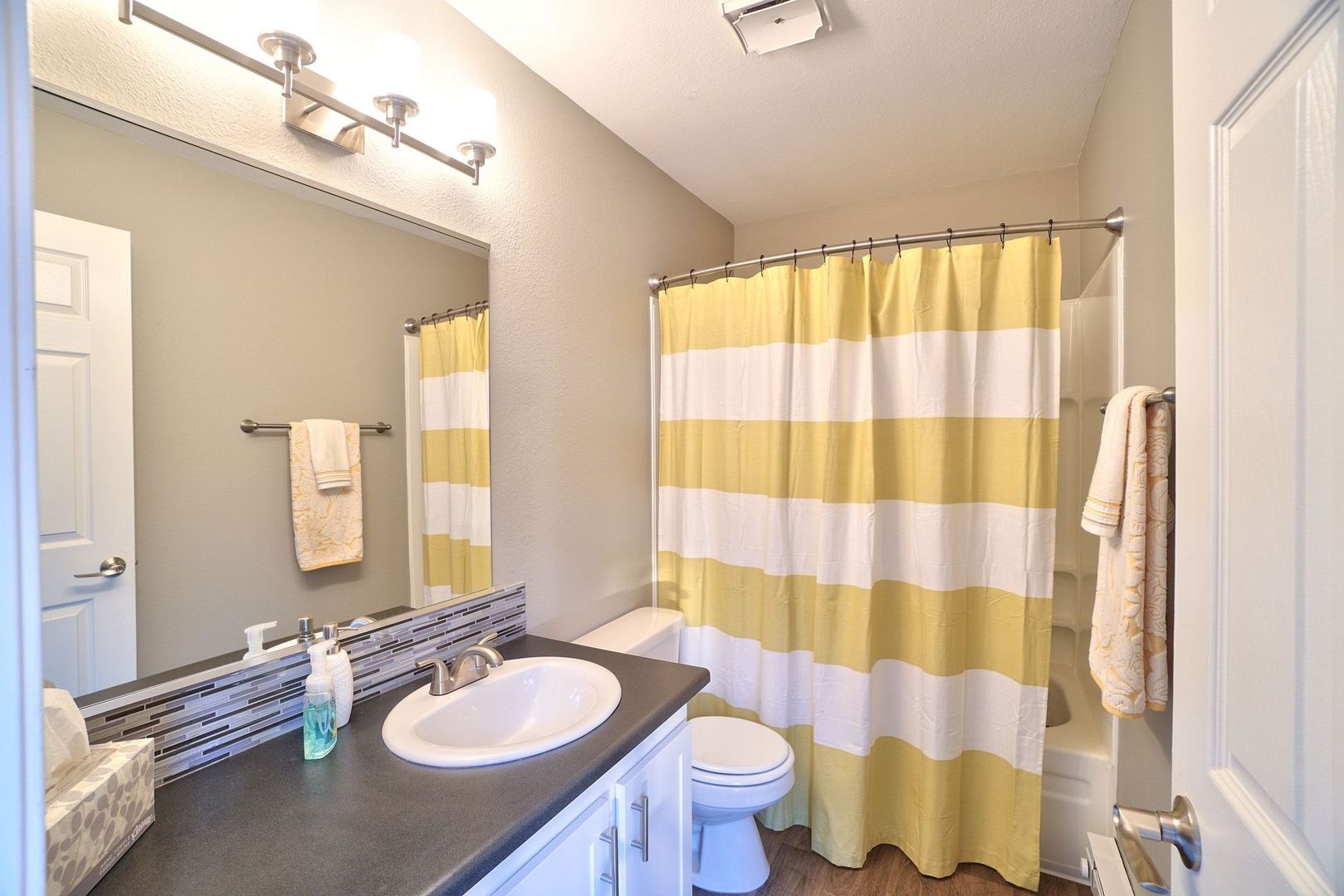 Gresham Apartment: 165 SW Eastman Pkwy