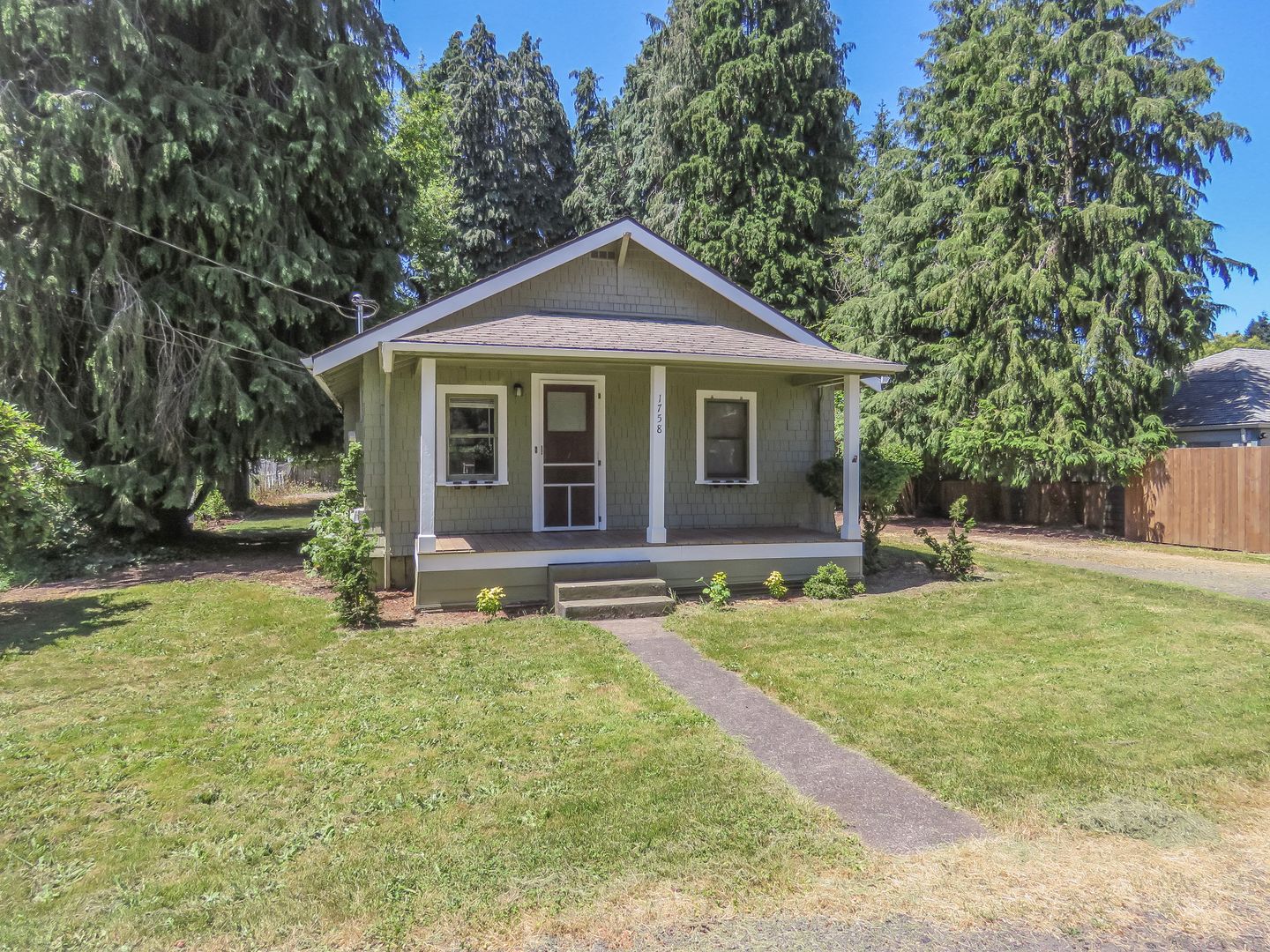 West Linn House: 1758 Britton St