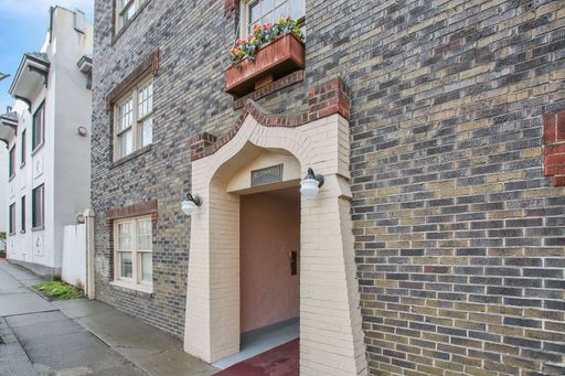 1634 SE Hawthorne – photo 1