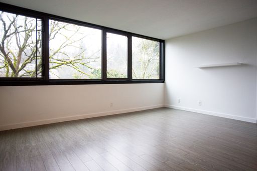 Goose Hollow 1 Bedroom Available Now! – photo 1