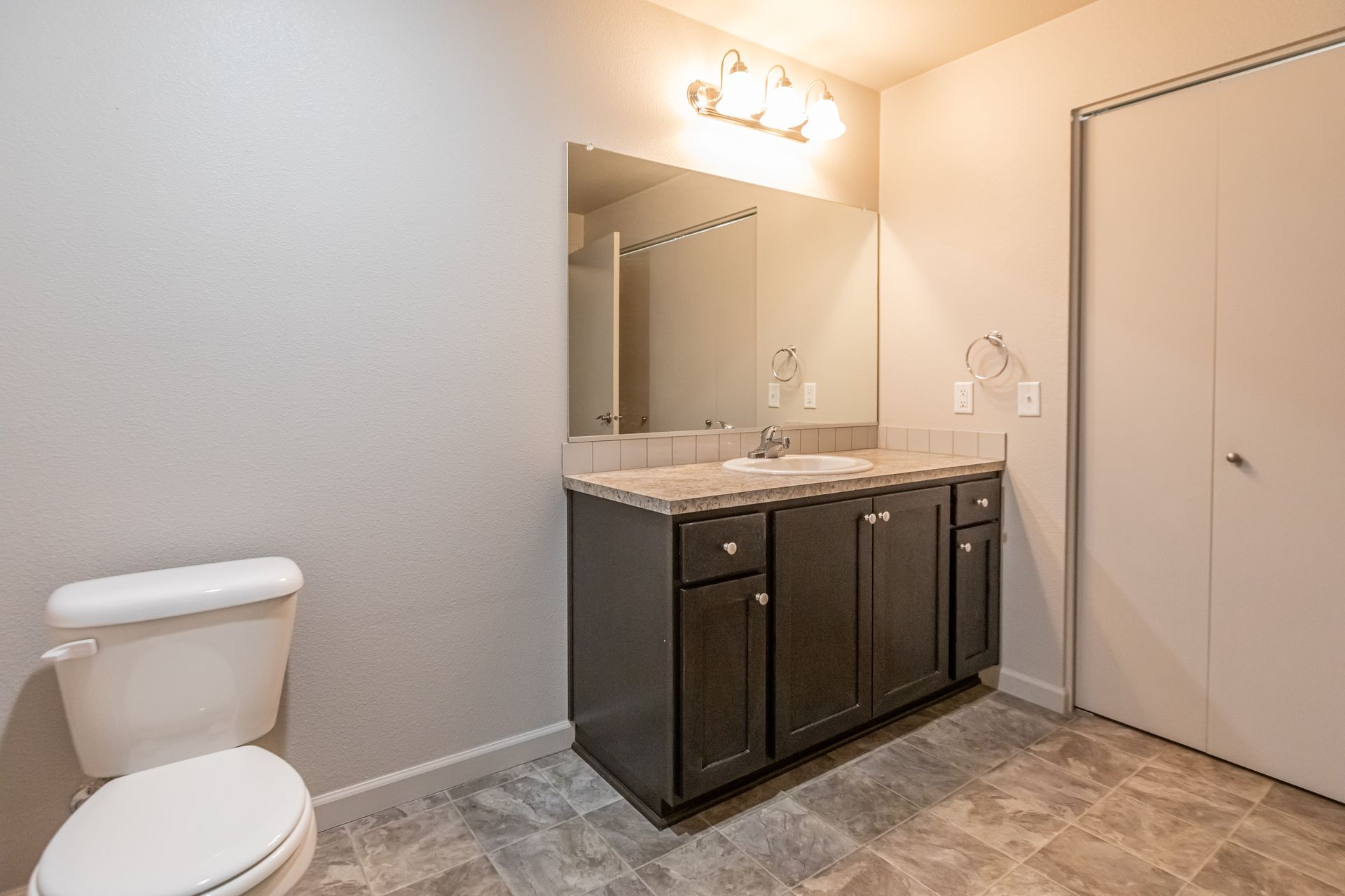 9500 NE 19th Ave, Apt C56, Vancouver, WA 98665