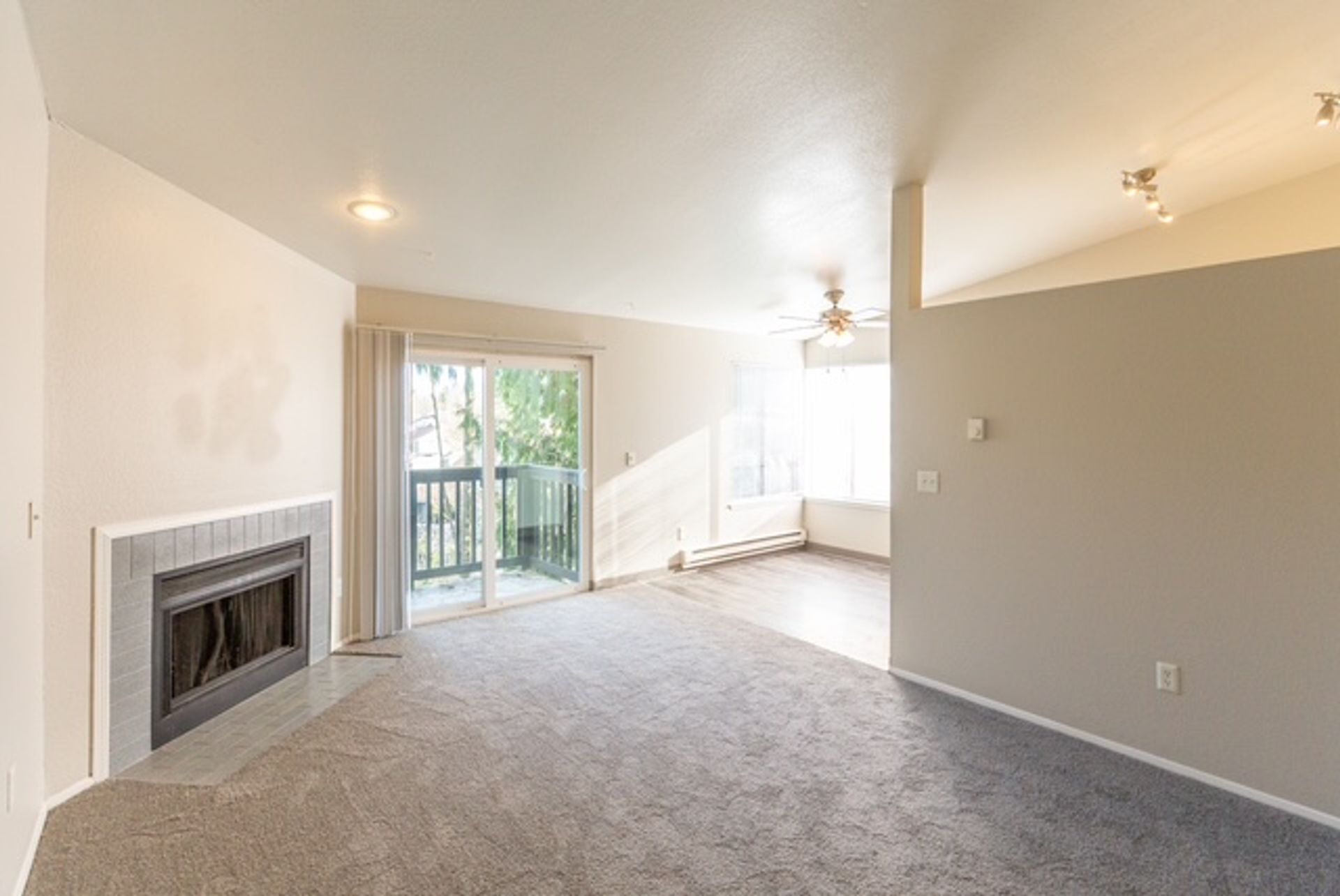 Everett Apartment: 1020 112th Street Southwest