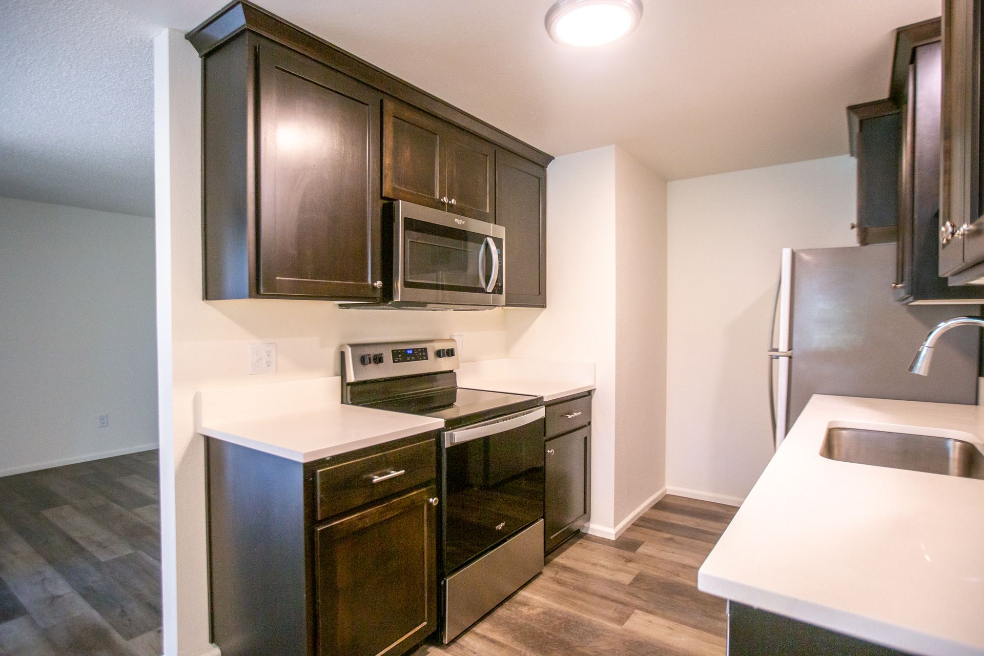 Woodburn Apartment: 2377 W Hayes St.