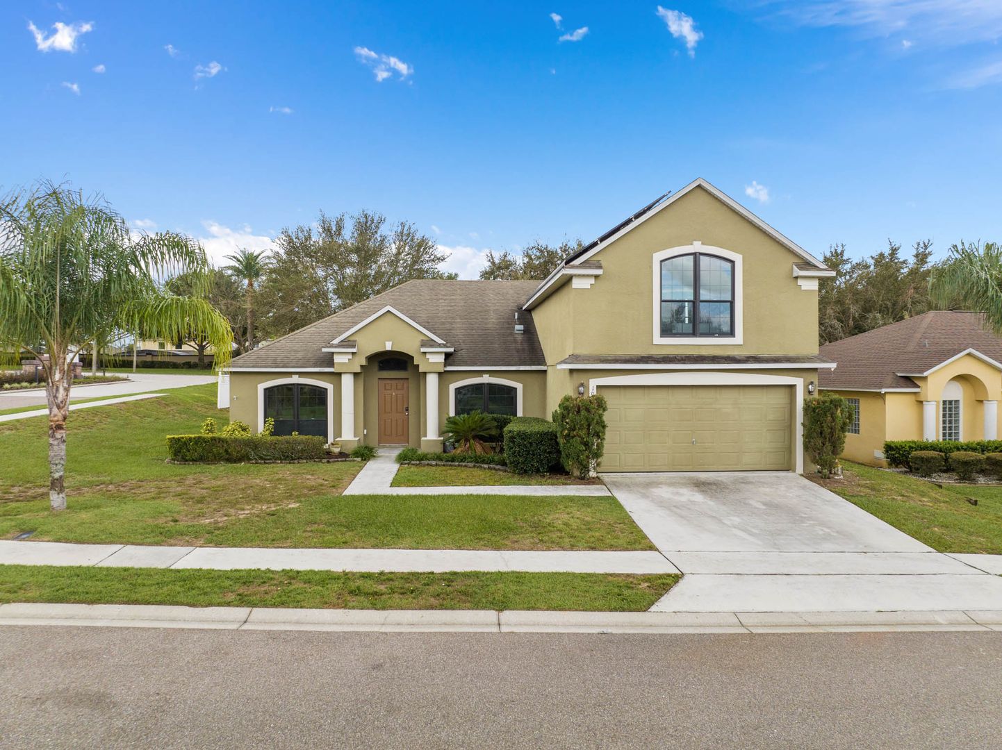 Davenport House: 1030 Coventry Rd