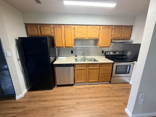 729 Rebecca St , Lakeland, FL 33805 photo 2