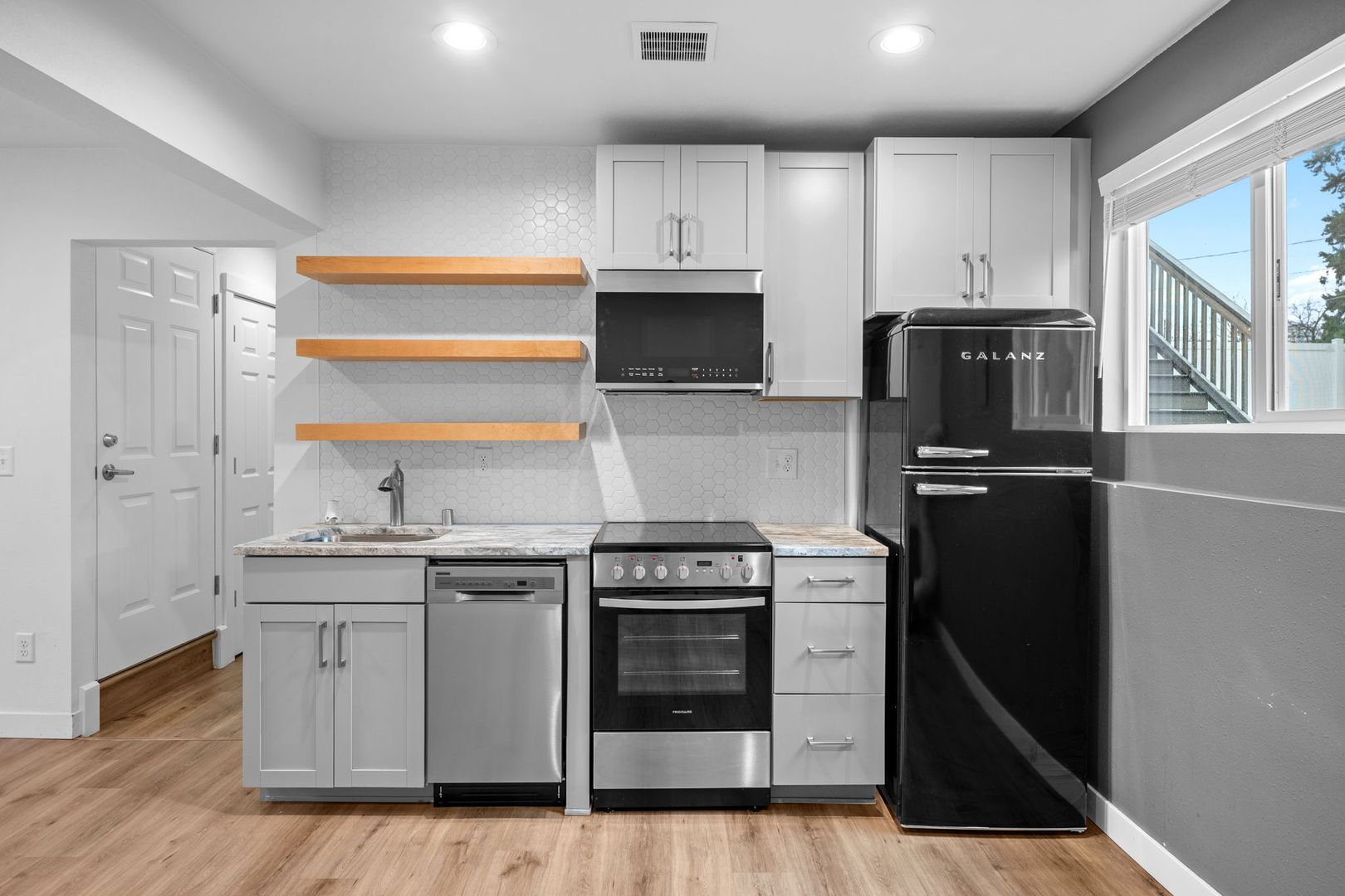 Spokane Valley Apartment: 820 S. Collins Rd.