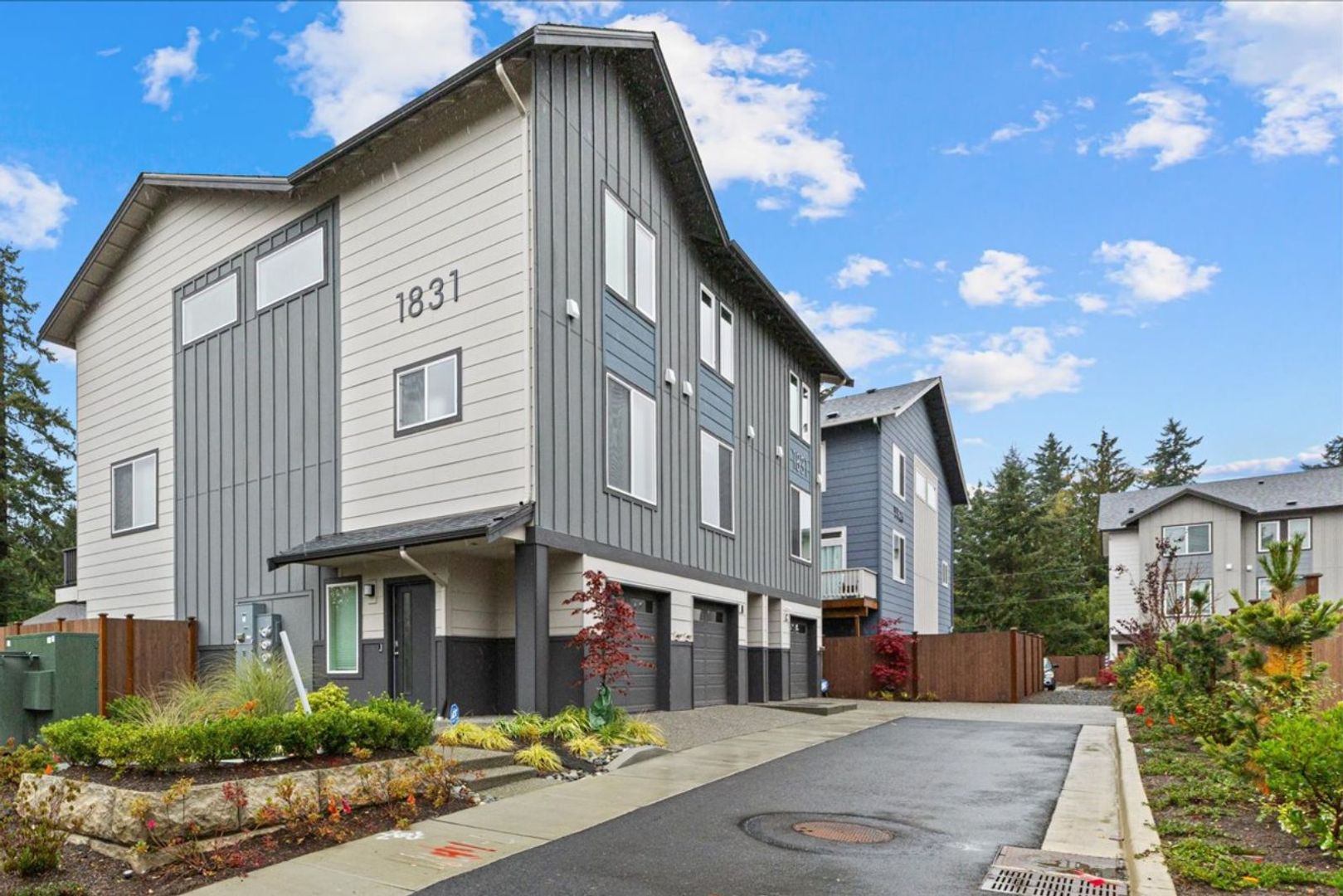 Everett Townhome: 1831 100th St SW