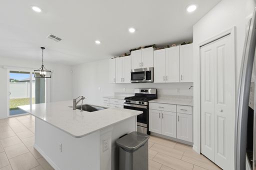 35029 Brackett Bend, Zephyrhills, FL 33541 photo 18