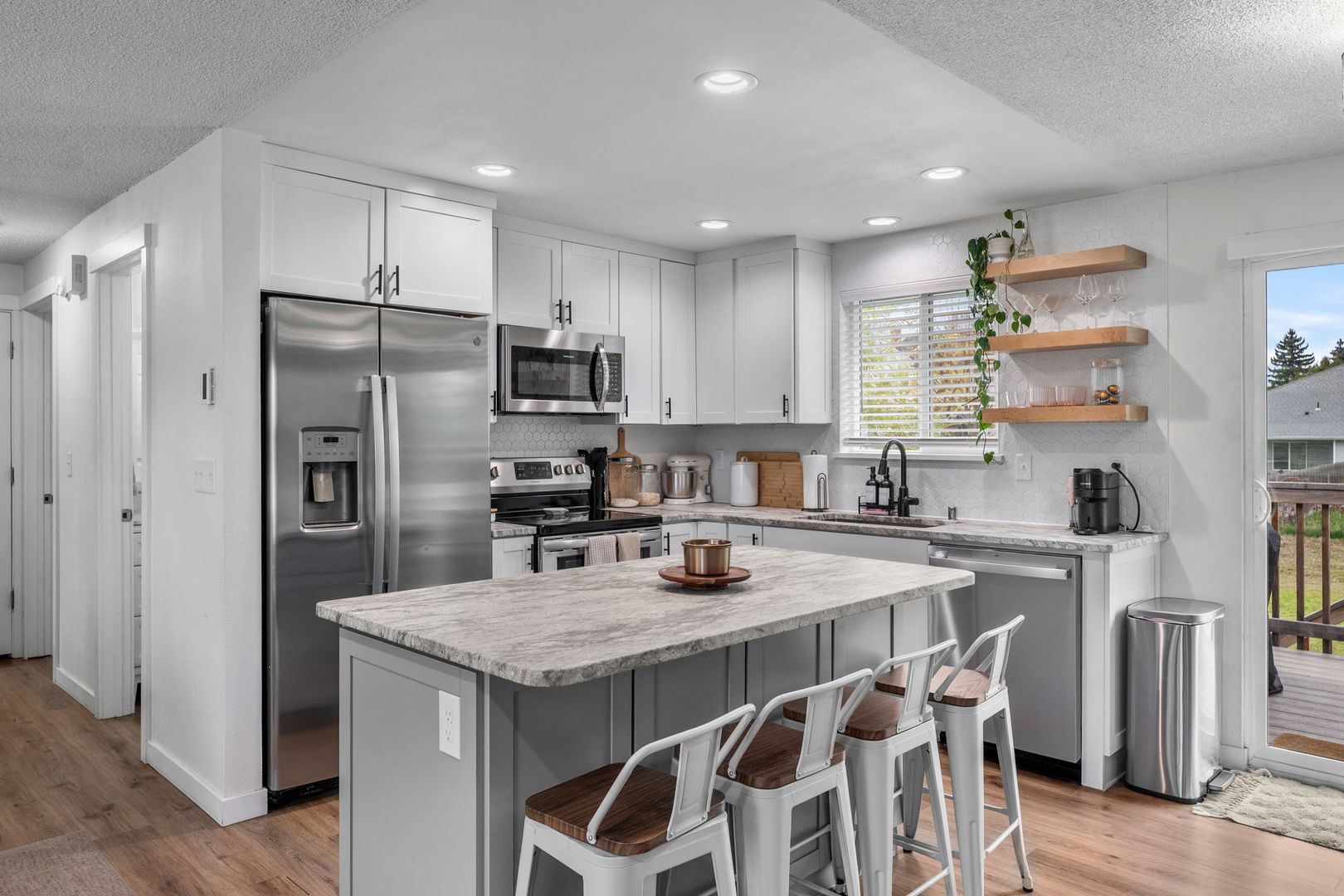 Spokane Valley Apartment: 820 S. Collins Rd.