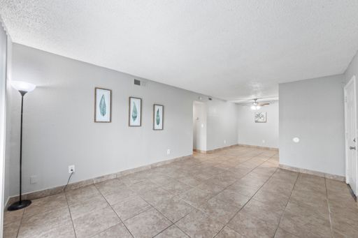 Full Size W/D Included! New Paint 2026! Union Schools! Downstairs Unit! – photo 1
