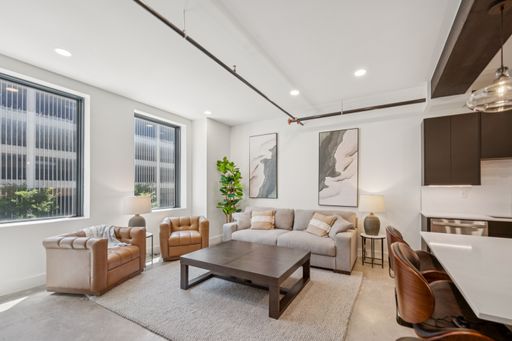 Luxury Meets Urban Edge in Our Industrial-Style 1-Bedroom Apartment – photo 1