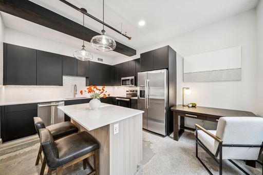A Perfect Blend of Industrial Style and Luxury Comfort – photo 1
