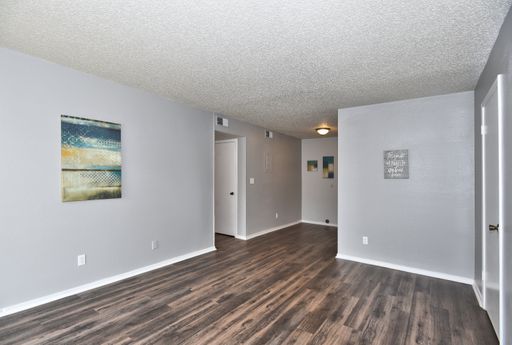2 Bedroom 2 Bath! Downstairs! ALL BILLS PAID OPTIONS AVAILABLE!