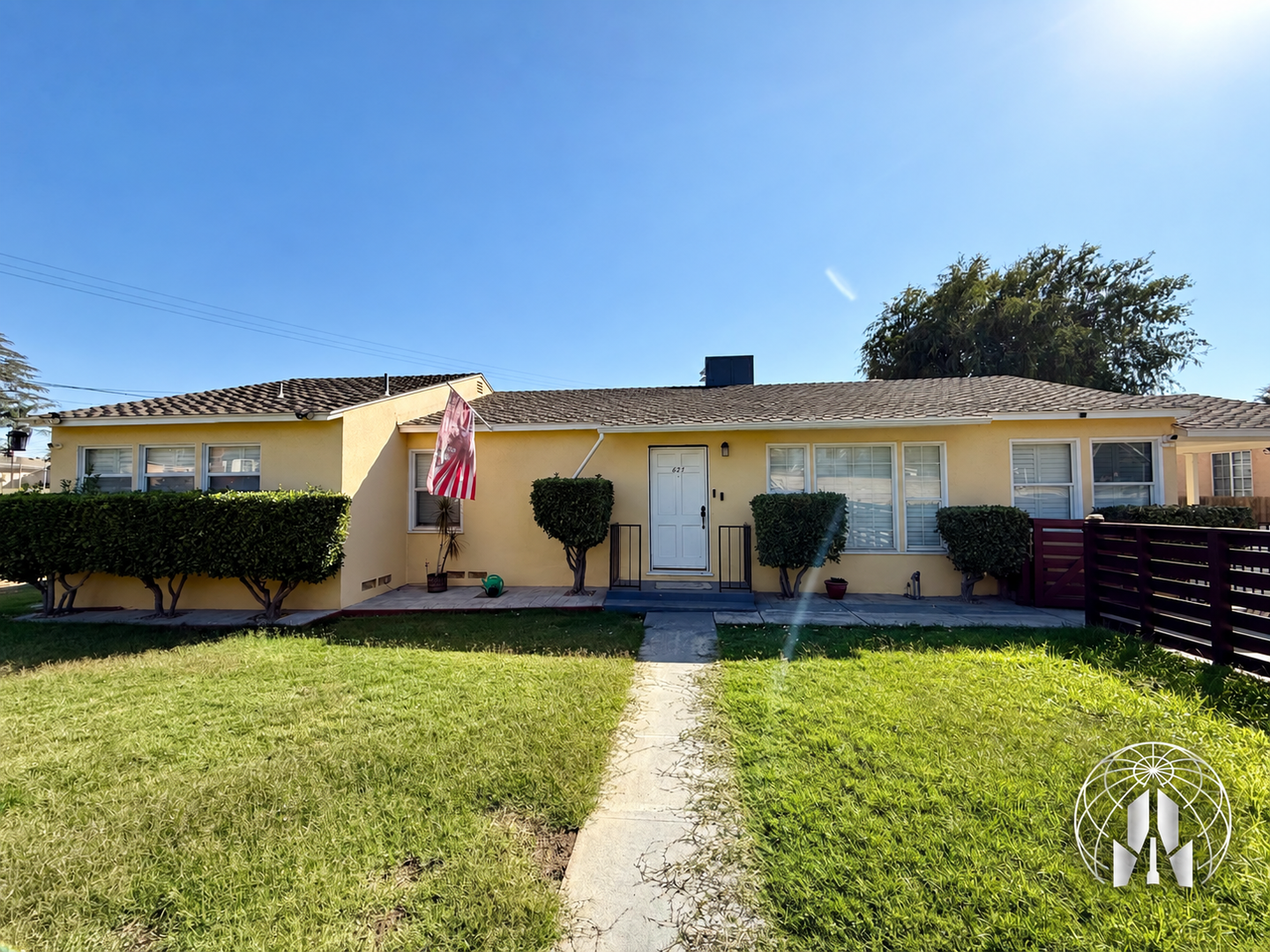 Bakersfield House: 621 Skyline Ave