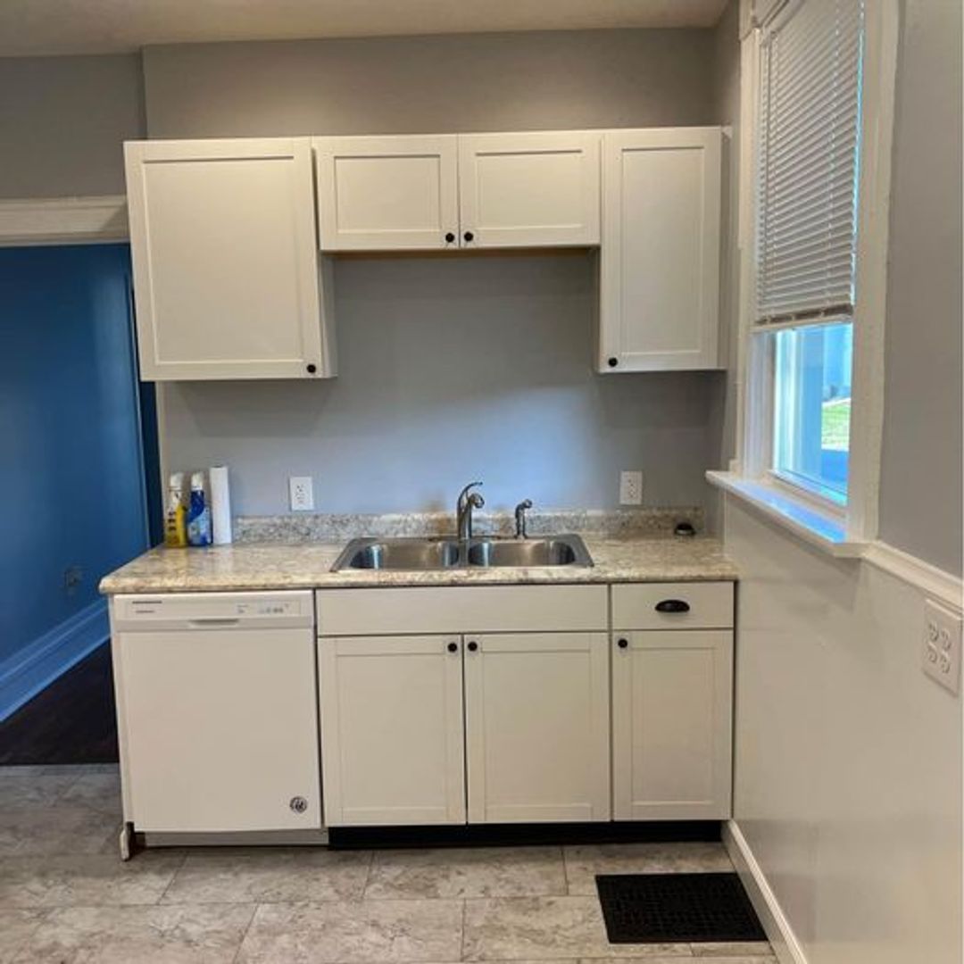 Davenport Apartment: 1718 Fillmore Lane