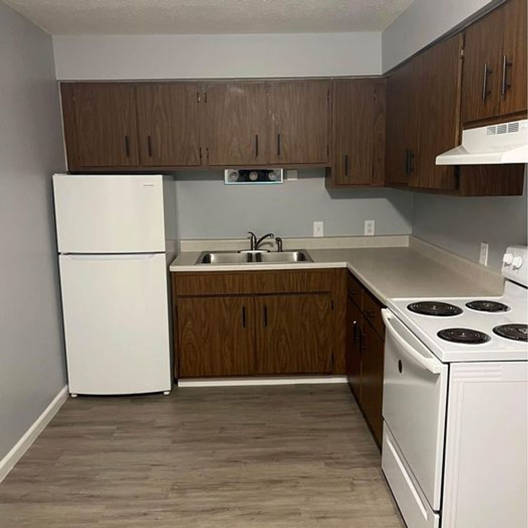 Davenport Apartment: 3331 w 29th st
