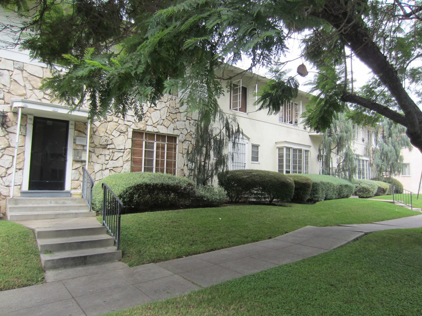 Los Angeles Apartment: 1631 Rodney Drive