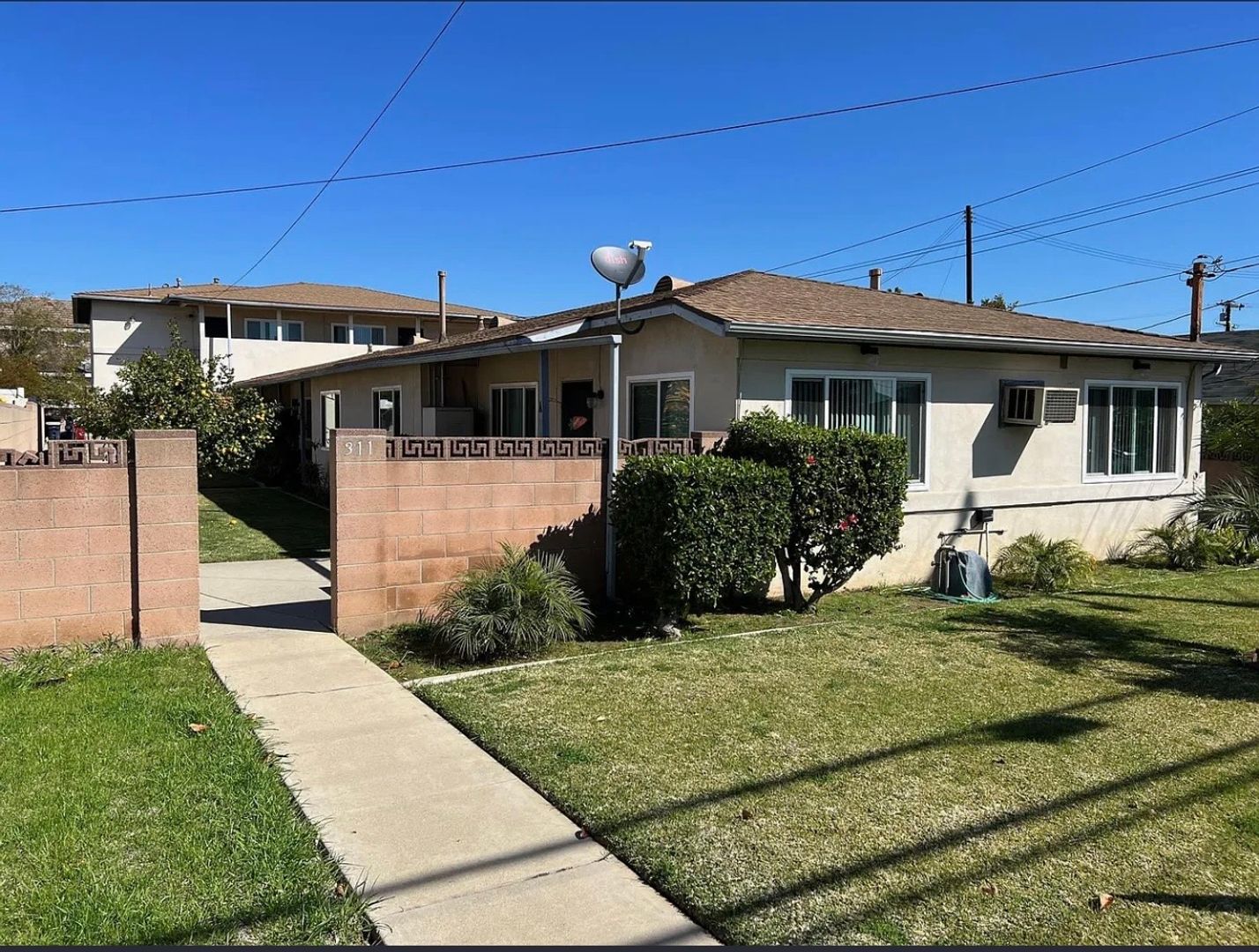 Alhambra Apartment: 311 Los Higos Street