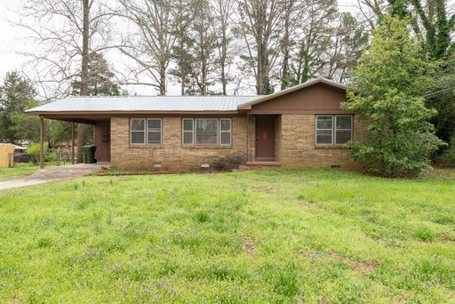 Room for Everyone! Renovated 6-Bedroom, 2.5-Bath Home – photo 1