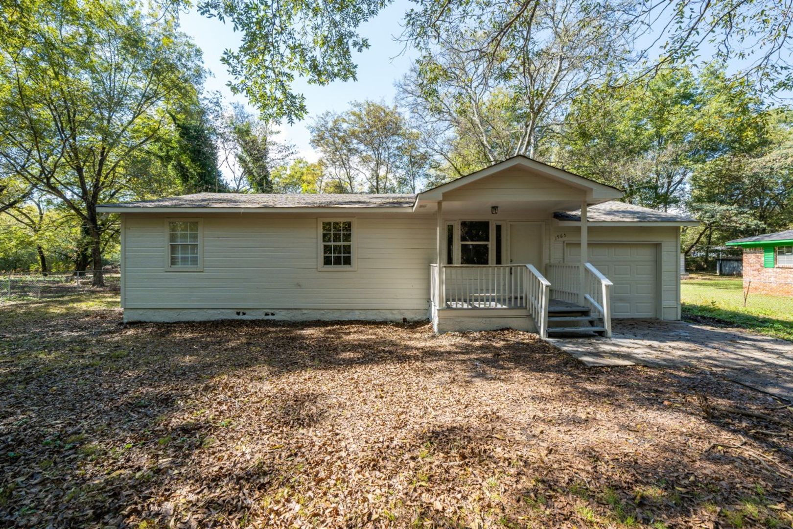 Dolomite House: 1565 Miles St