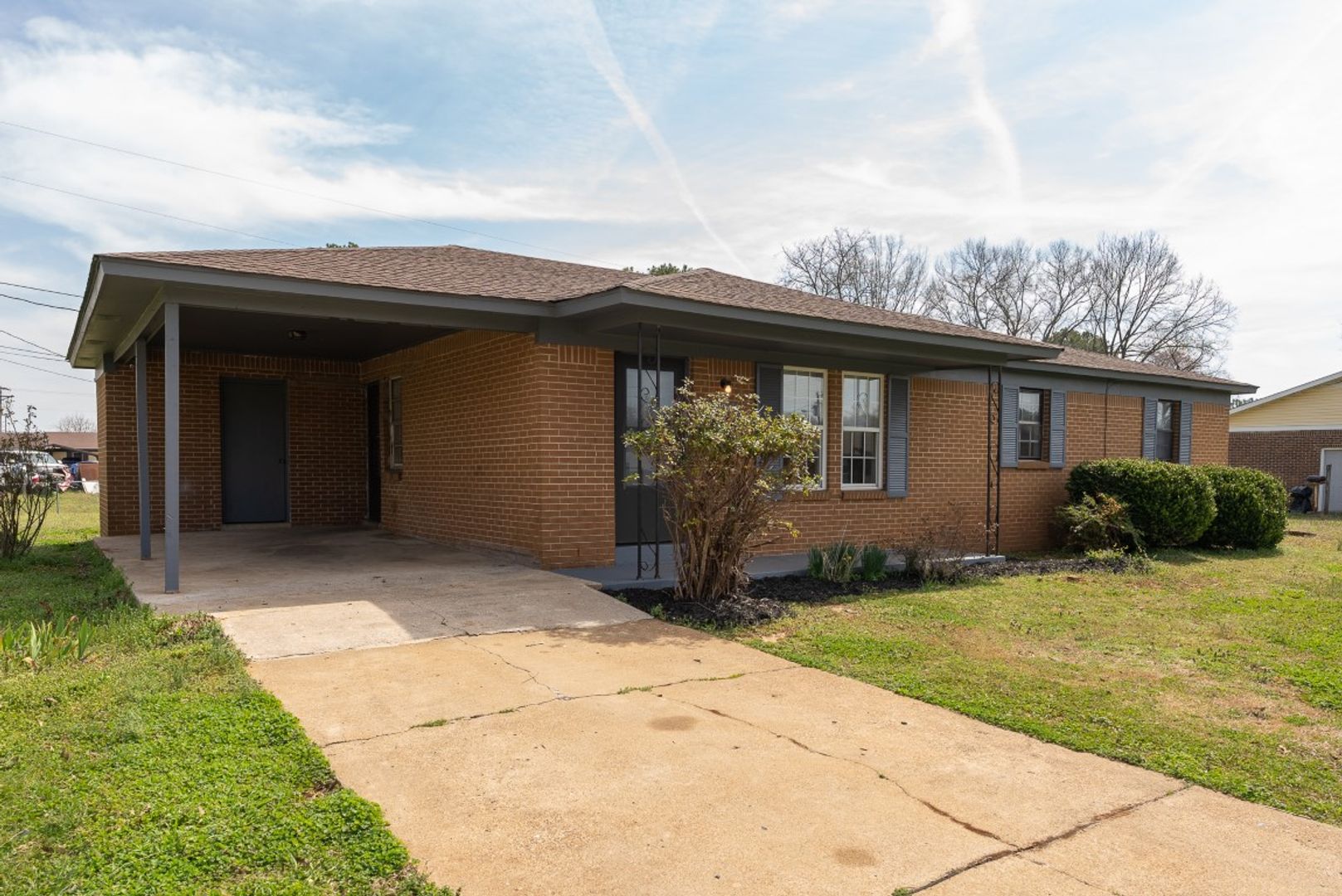 Athens House: 101 Scotland Dr