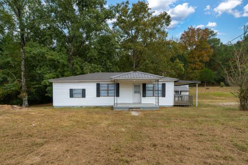 Pet-Friendly 2BR Home with Huge Yard & Country Living!