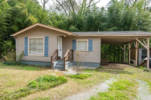 Cozy 2BR Home on a Peaceful Wooded Lot – Pets Welcome! – photo 1