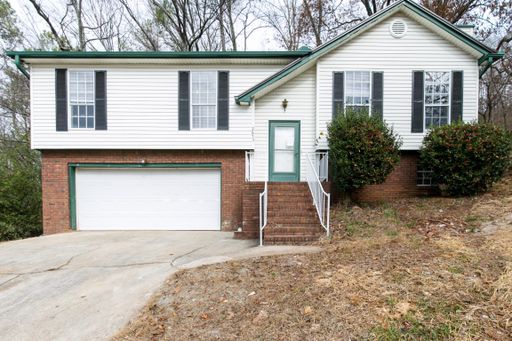 Beautifully Renovated 4BR Home with Basement & Modern Updates! – photo 1